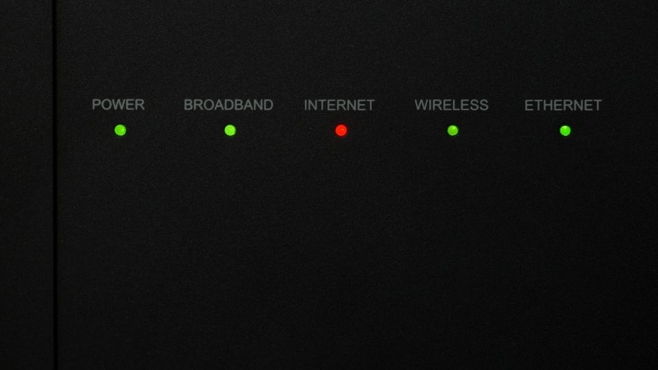 Modem İnternet Işığının Kırmızı Yanması Ne Anlama Gelir? görseli